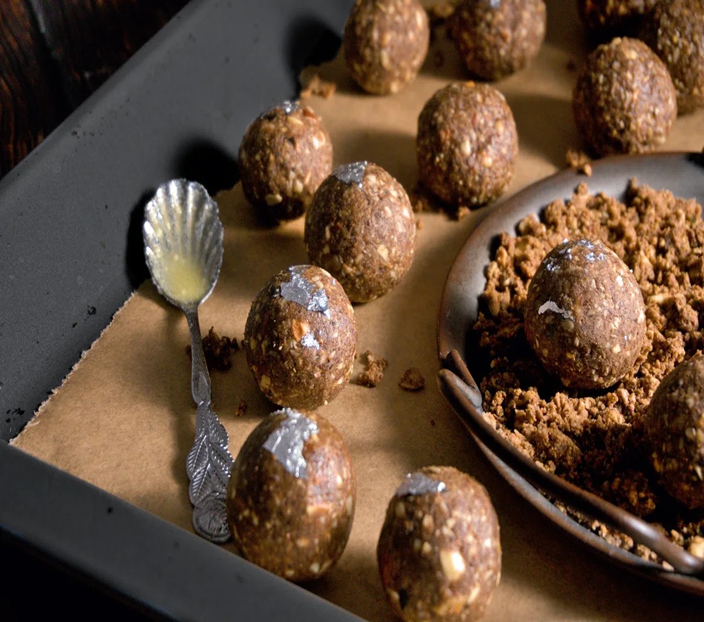 Bajre ke Laddu (Millet Ladoo)